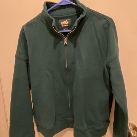 Roots sweater good as new, size xs but will fit up to medium - Picture 6 of 8